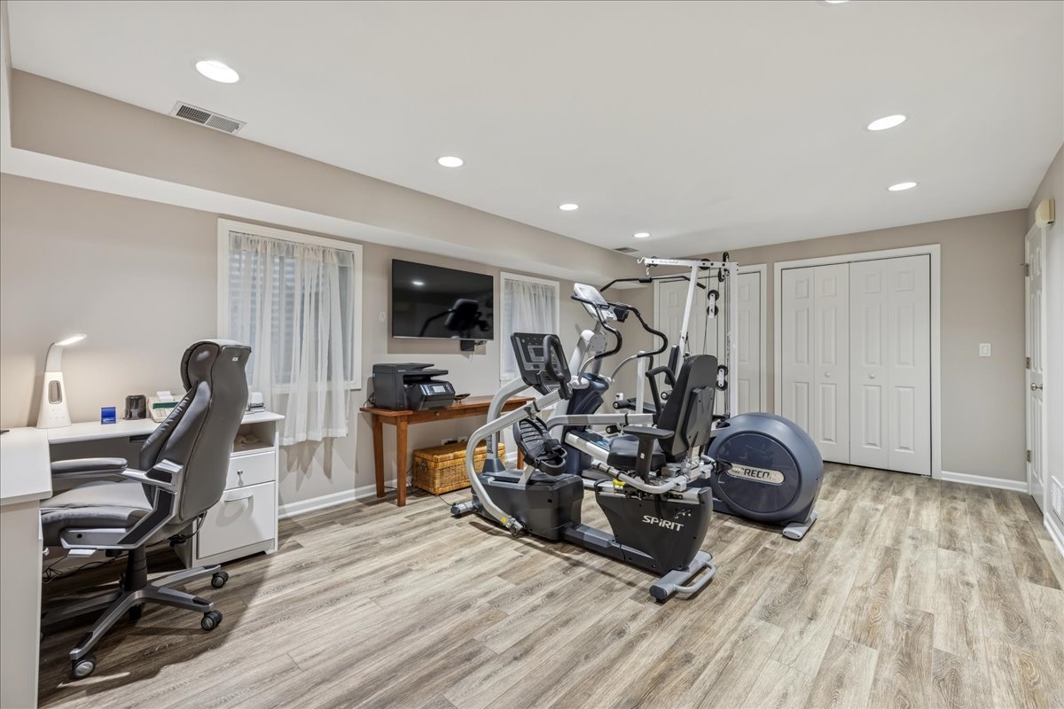 1012 Hobson Drive, Buffalo Grove, IL 60089