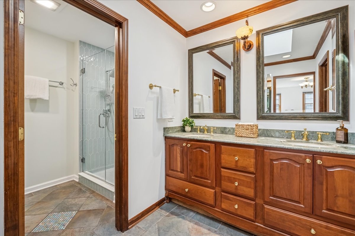 1012 Hobson Drive, Buffalo Grove, IL 60089