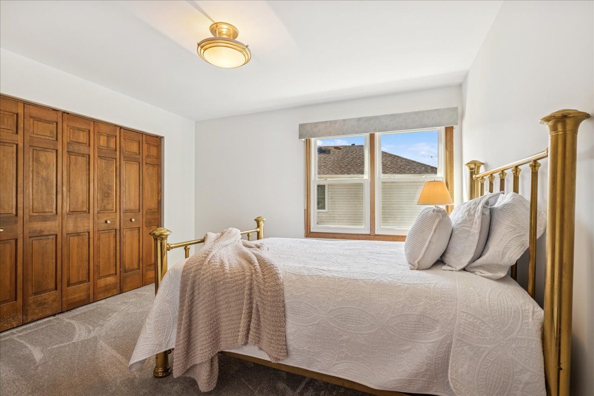 1012 Hobson Drive, Buffalo Grove, IL 60089