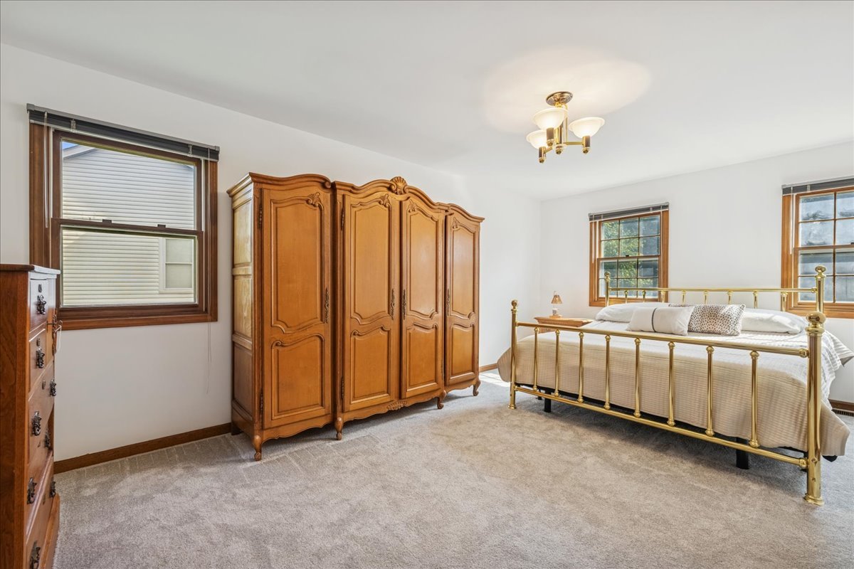 1012 Hobson Drive, Buffalo Grove, IL 60089