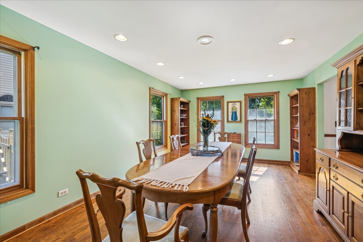 1012 Hobson Drive, Buffalo Grove, IL 60089