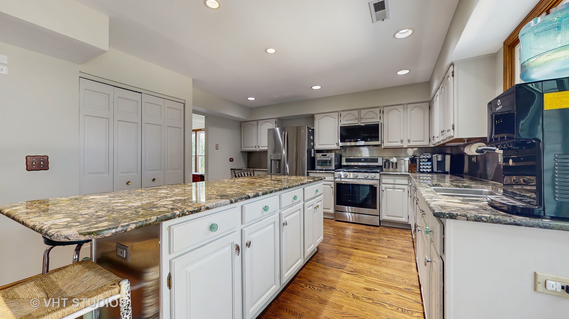 1012 Hobson Drive, Buffalo Grove, IL 60089