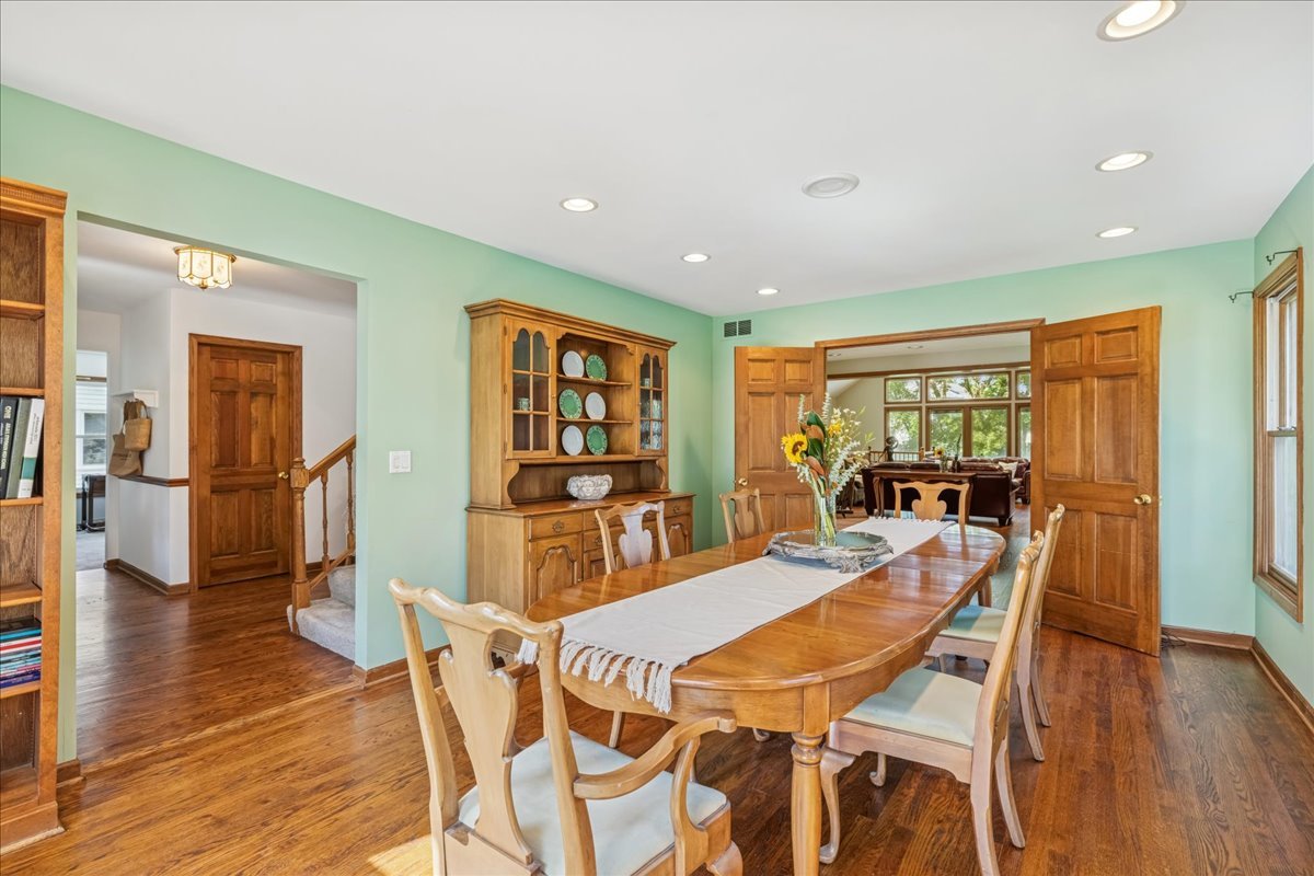 1012 Hobson Drive, Buffalo Grove, IL 60089