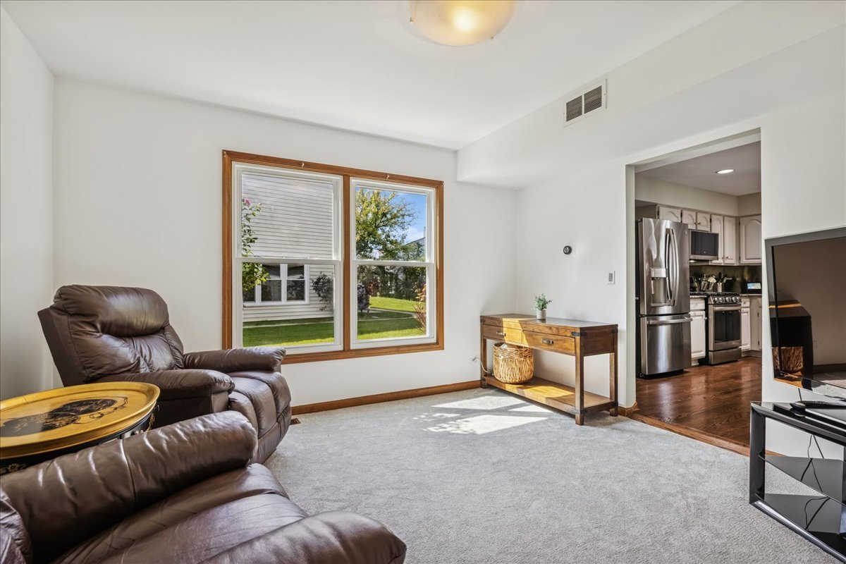 1012 Hobson Drive, Buffalo Grove, IL 60089