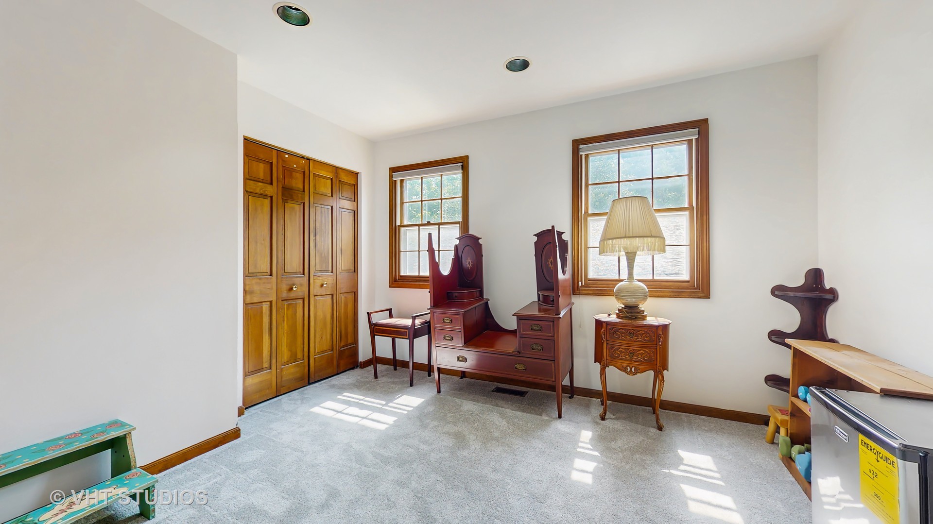 1012 Hobson Drive, Buffalo Grove, IL 60089