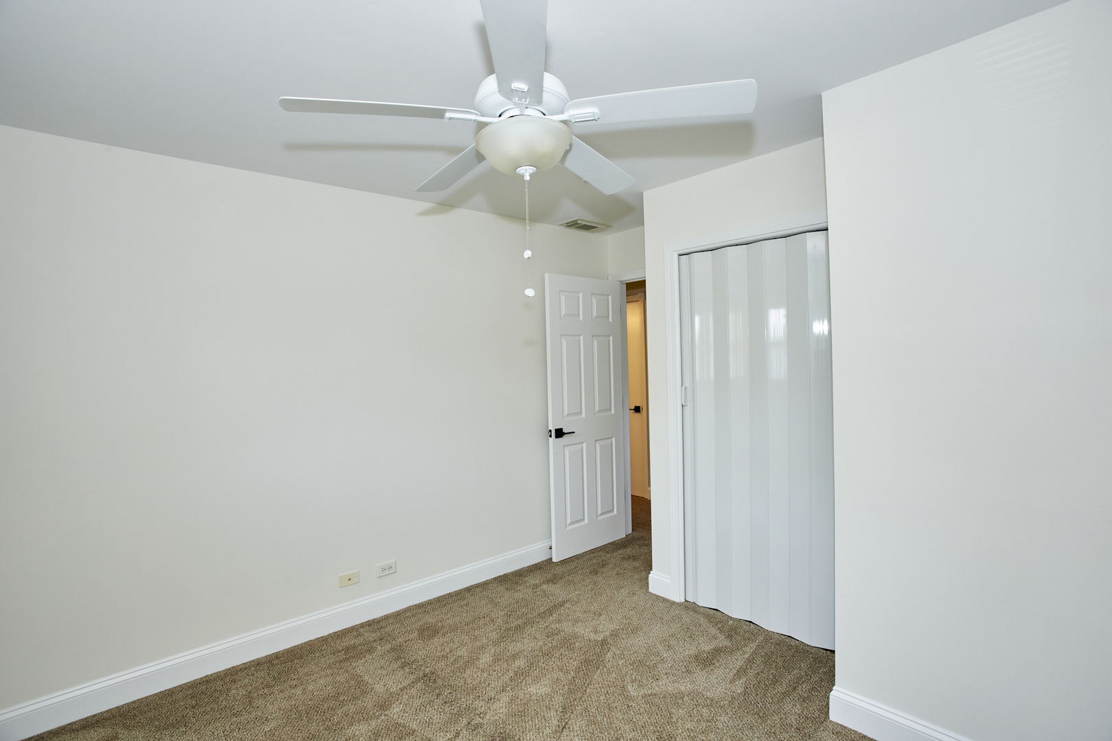502 Hingham Lane, Schaumburg, IL 60193