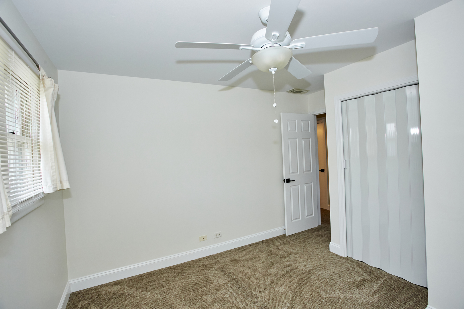 502 Hingham Lane, Schaumburg, IL 60193