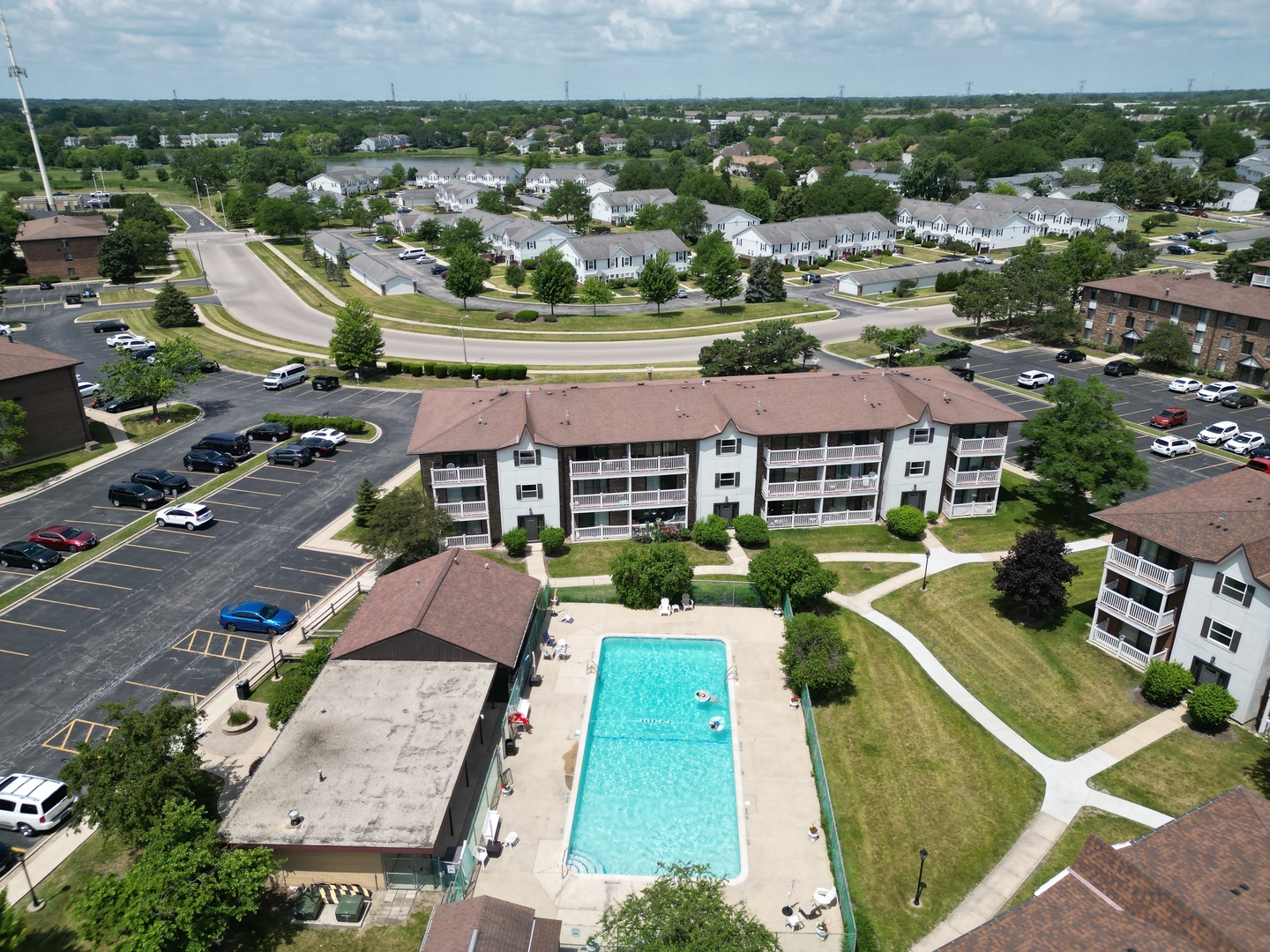 185 Gregory Street #10, Aurora, IL 60504