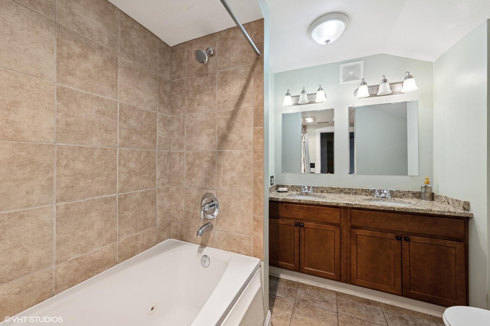 538 S HUMPHREY Avenue, Oak Park, IL 60304