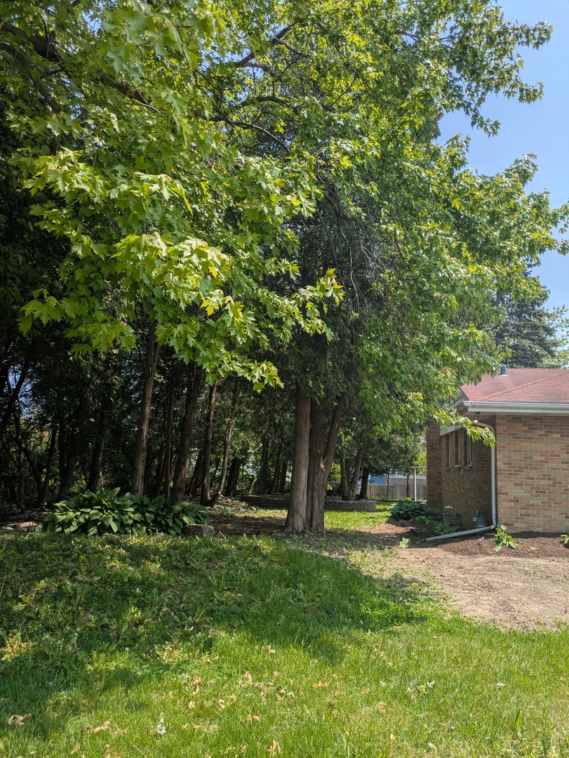 2049 Kemble Avenue, North Chicago, IL 60064