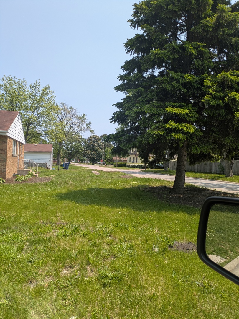 2049 Kemble Avenue, North Chicago, IL 60064