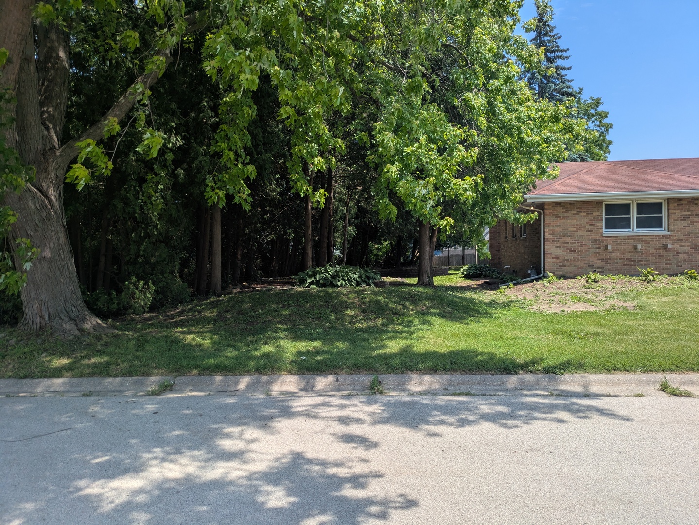 2049 Kemble Avenue, North Chicago, IL 60064
