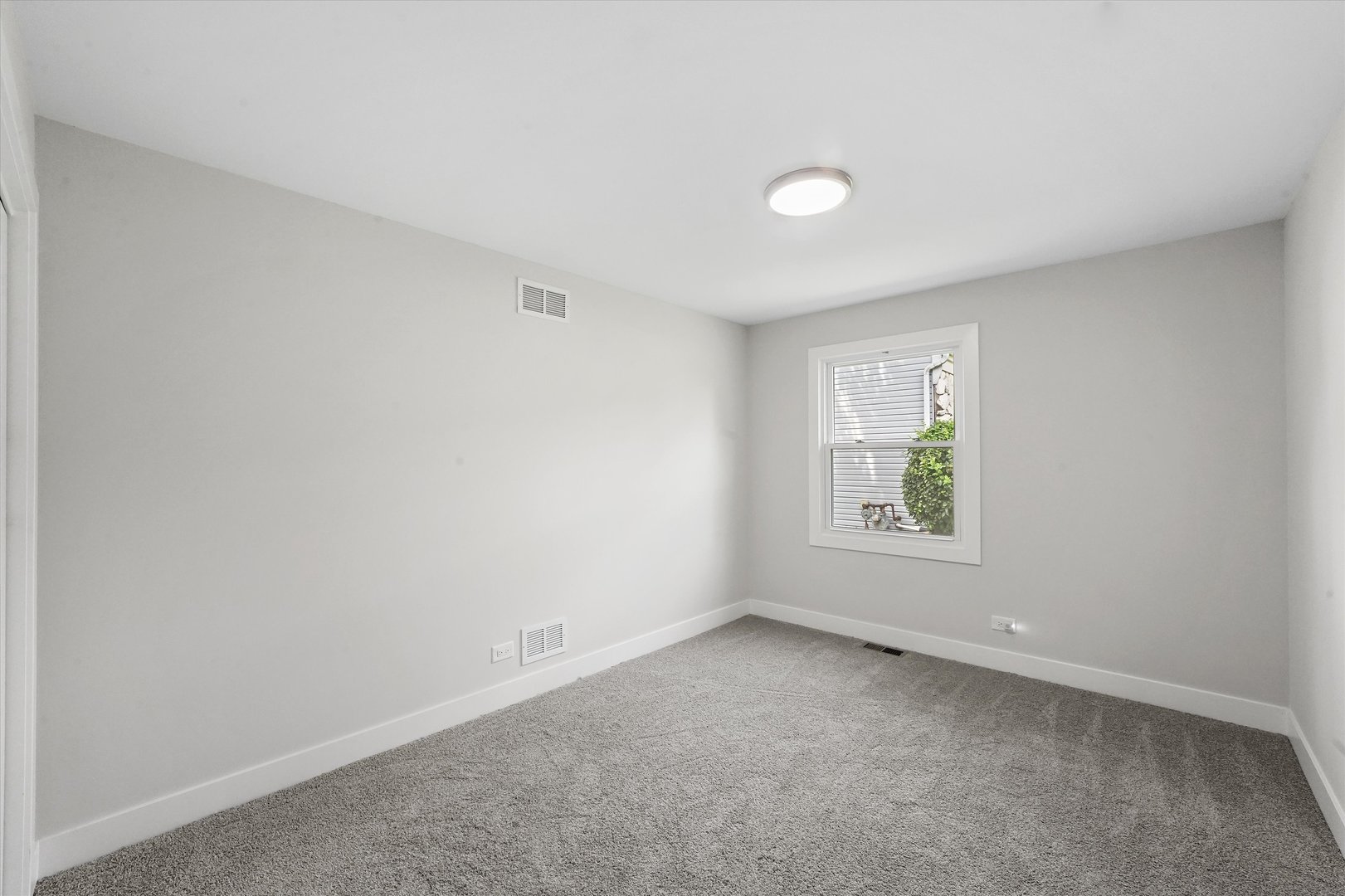 9418 S 87th Avenue, Hickory Hills, IL 60457