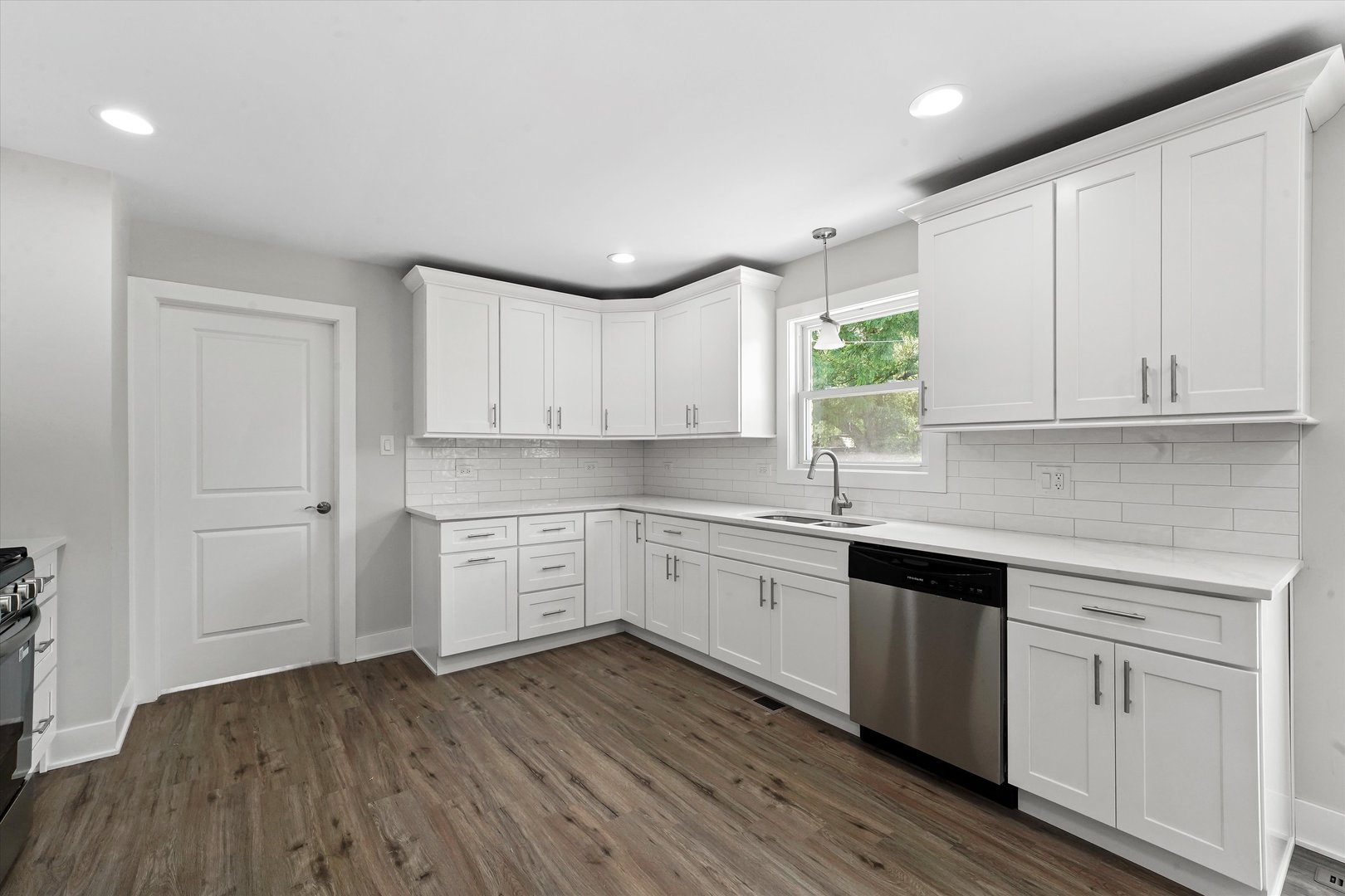 9418 S 87th Avenue, Hickory Hills, IL 60457
