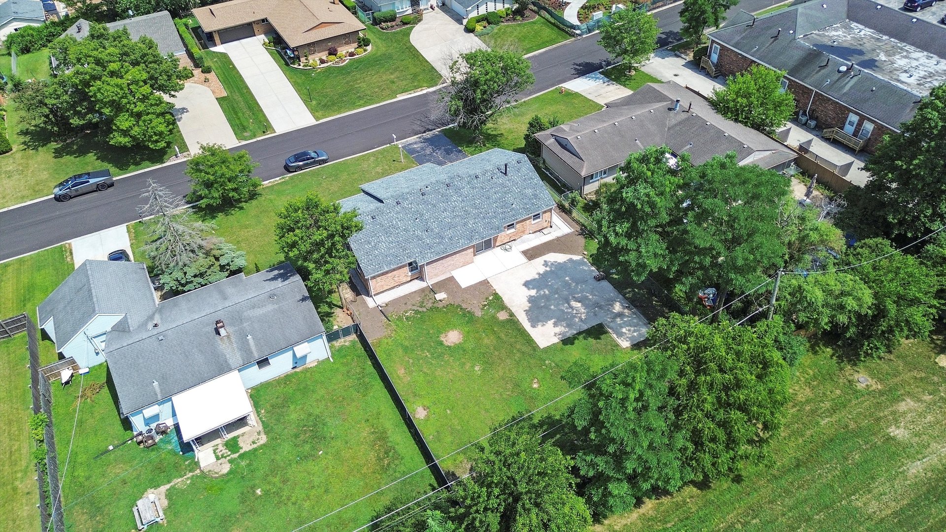 9418 S 87th Avenue, Hickory Hills, IL 60457