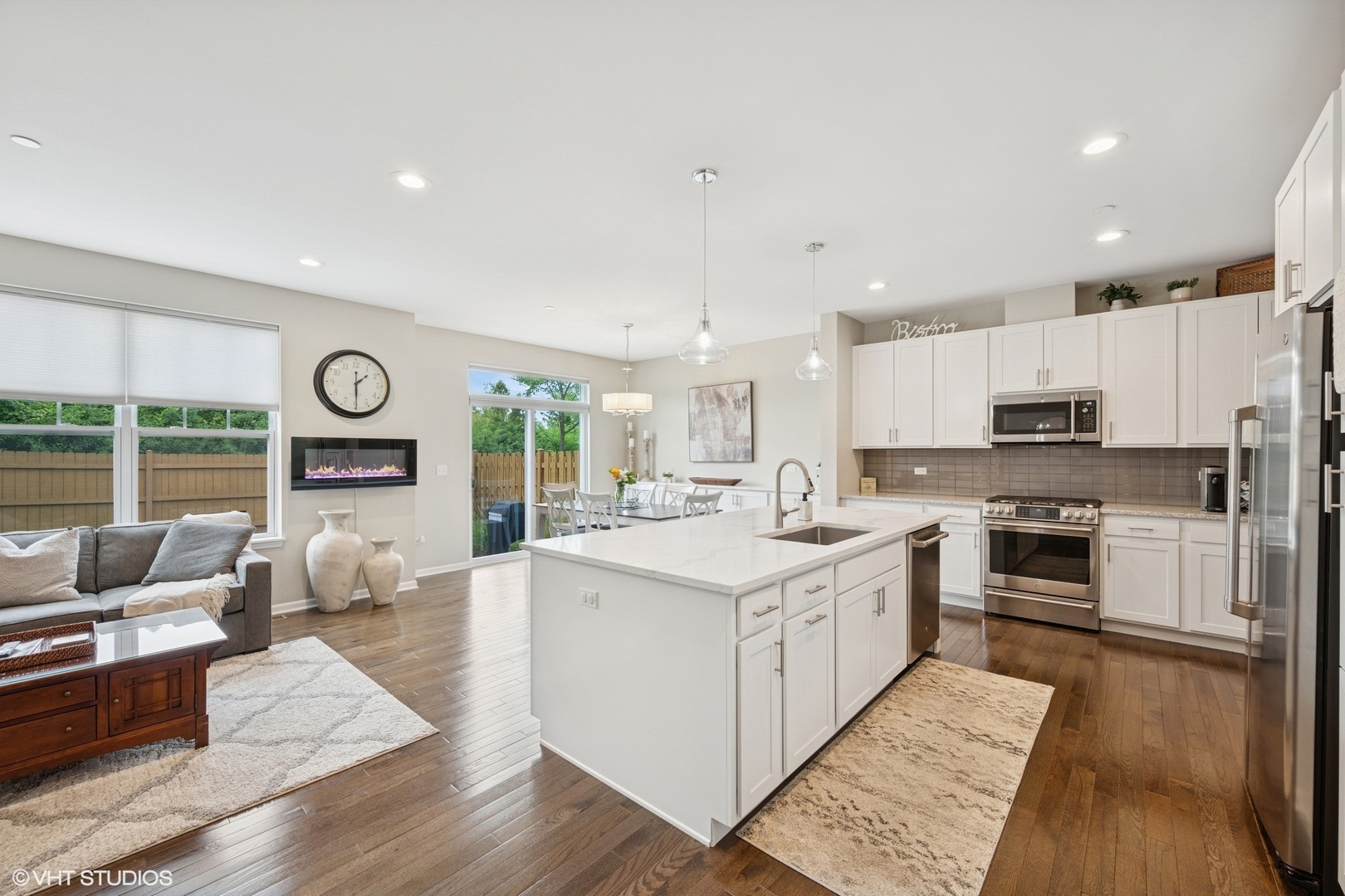3242 N Heritage Lane, Arlington Heights, IL 60004