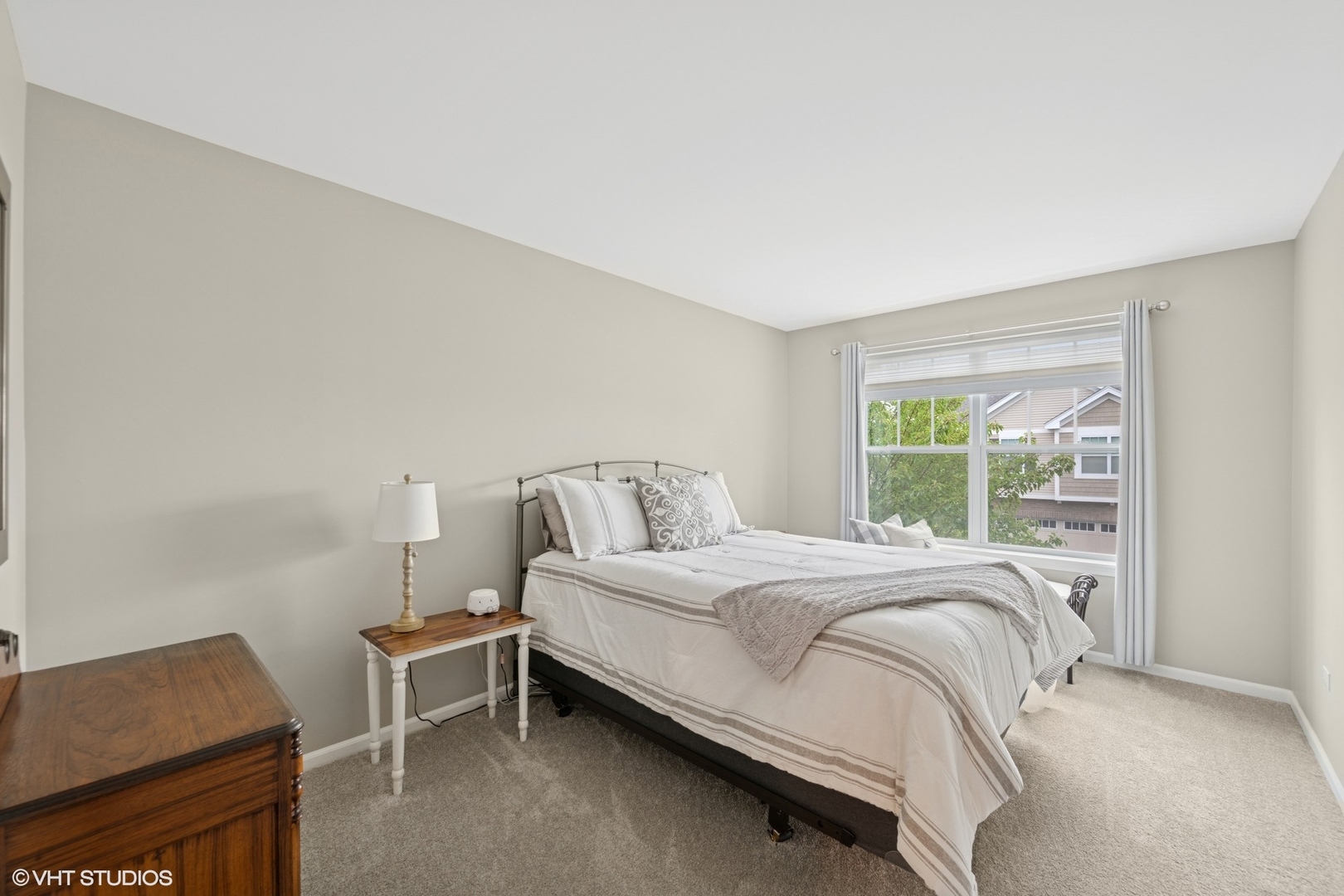 3242 N Heritage Lane, Arlington Heights, IL 60004