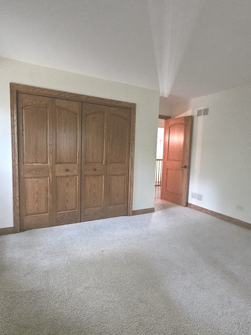 23864 S Plum Valley Drive, Crete, IL 60417
