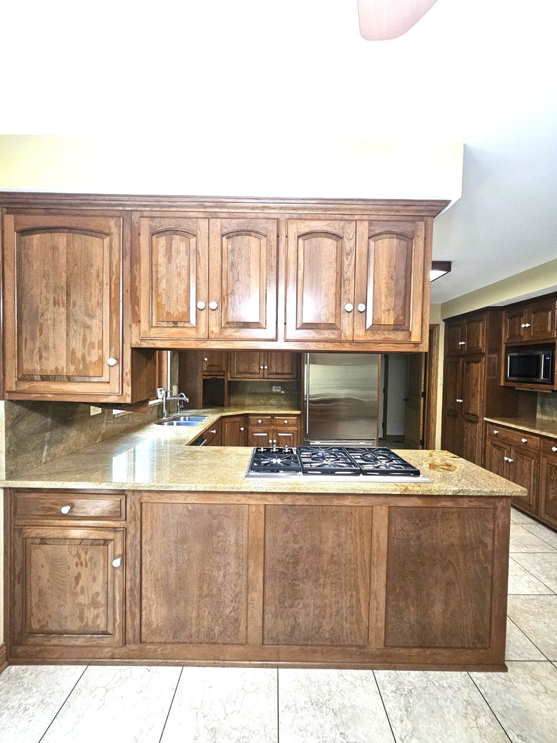 23864 S Plum Valley Drive, Crete, IL 60417
