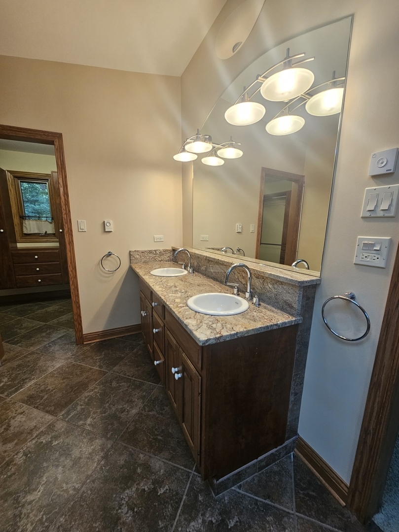 23864 S Plum Valley Drive, Crete, IL 60417