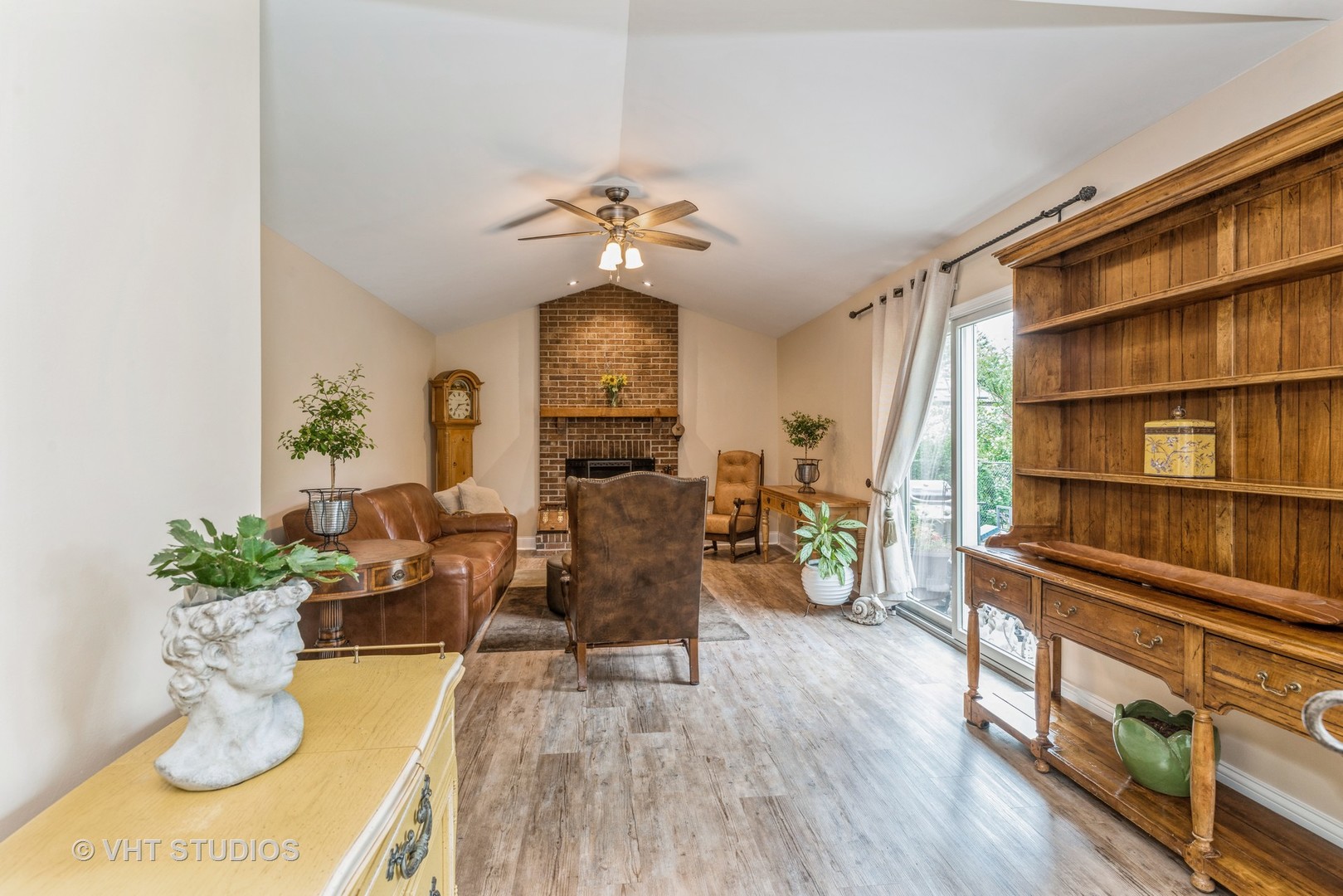 5633 Barnwood Drive, Gurnee, IL 60031