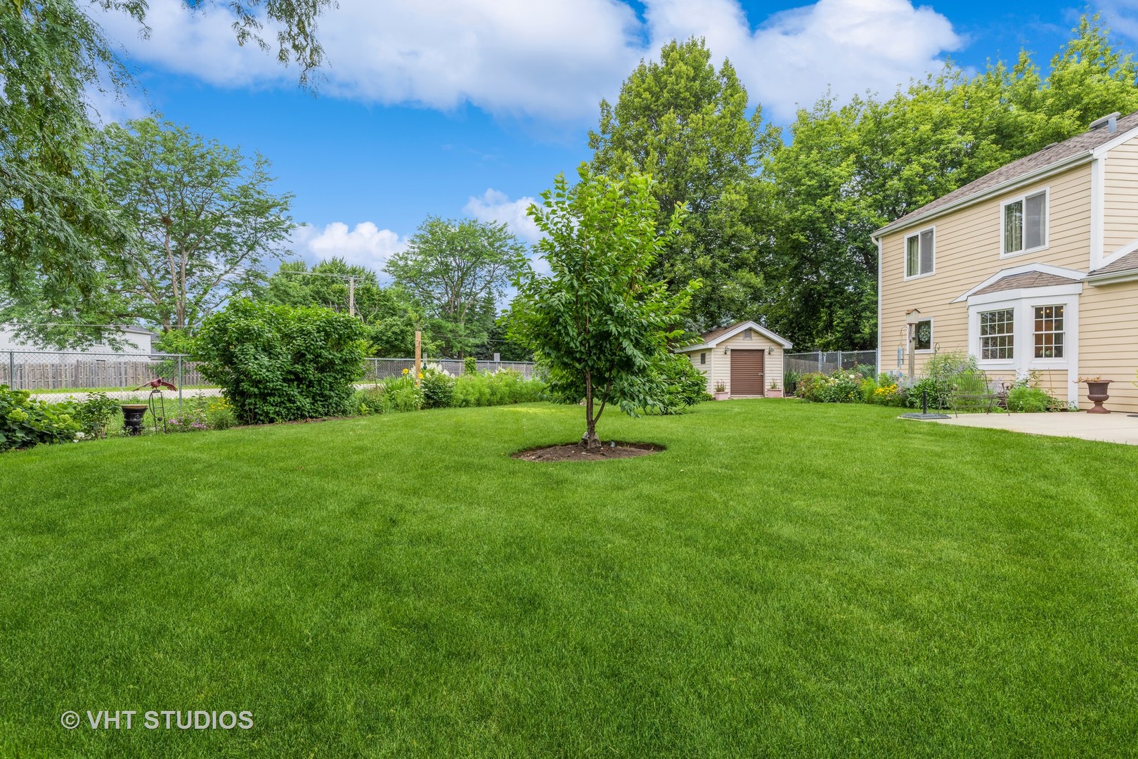 5633 Barnwood Drive, Gurnee, IL 60031