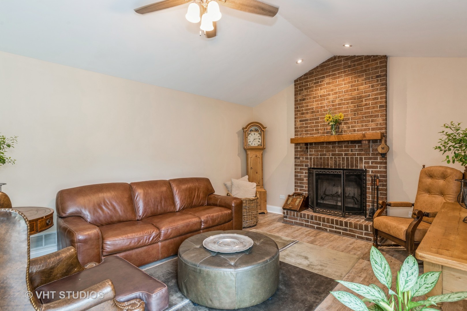 5633 Barnwood Drive, Gurnee, IL 60031