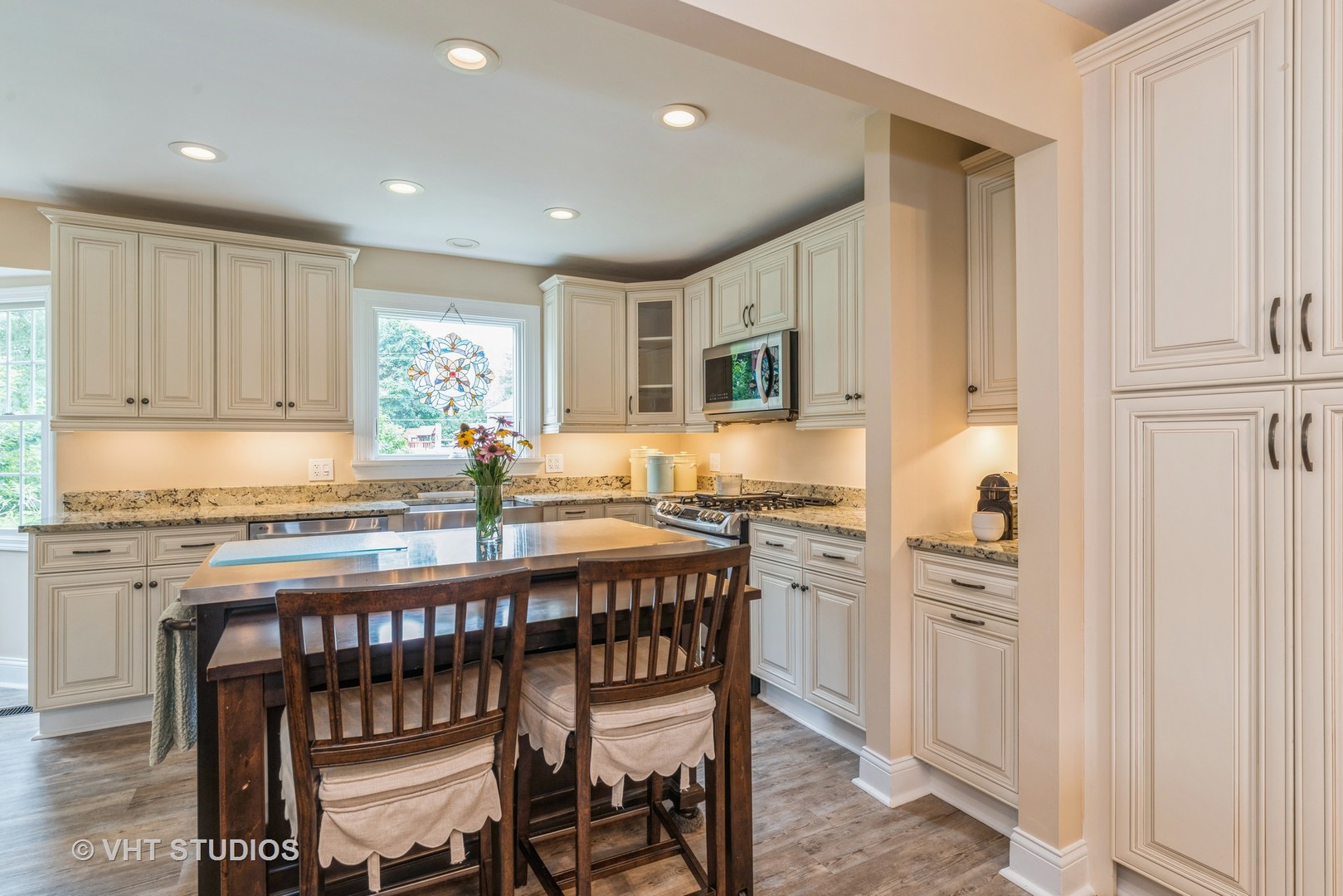 5633 Barnwood Drive, Gurnee, IL 60031