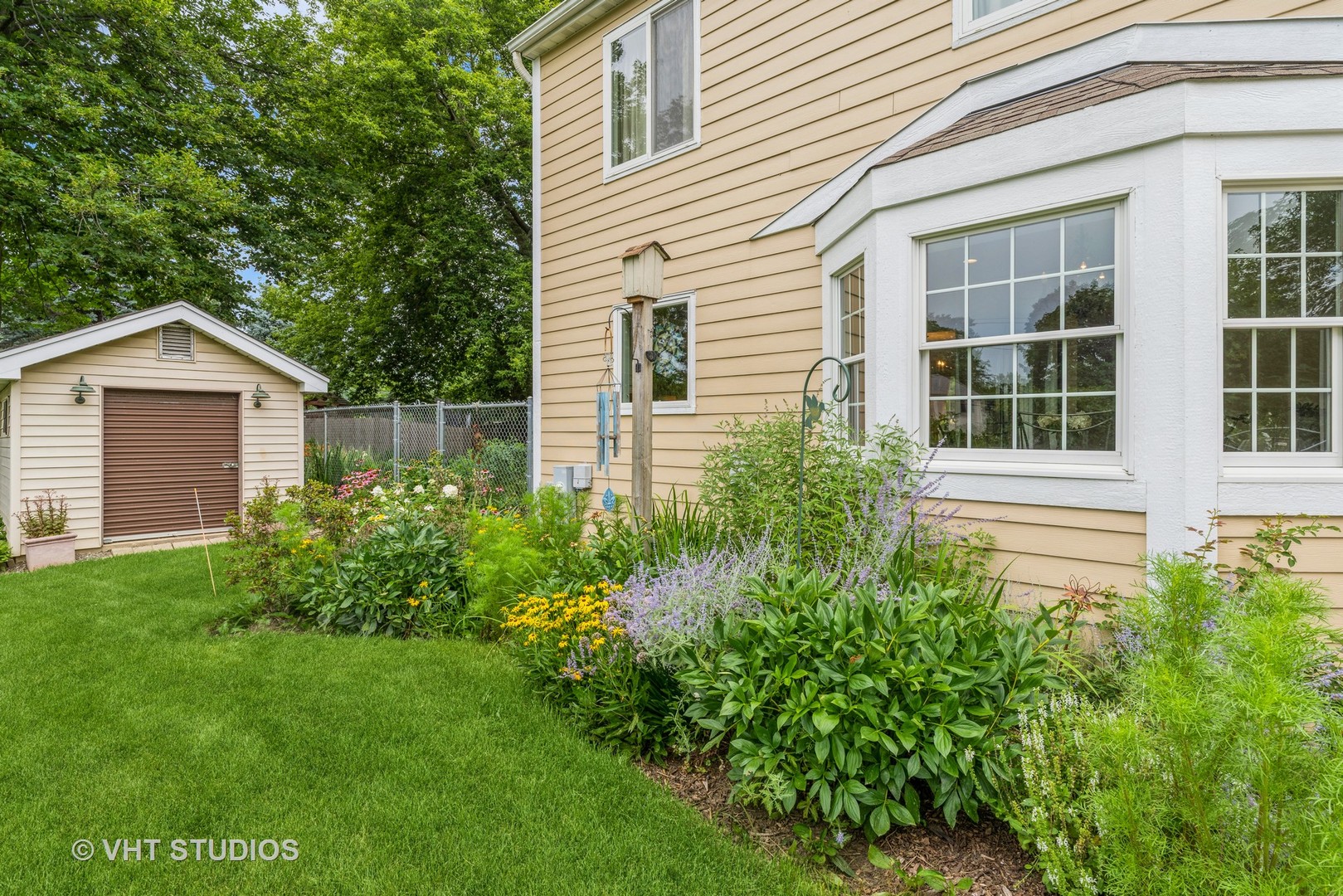 5633 Barnwood Drive, Gurnee, IL 60031