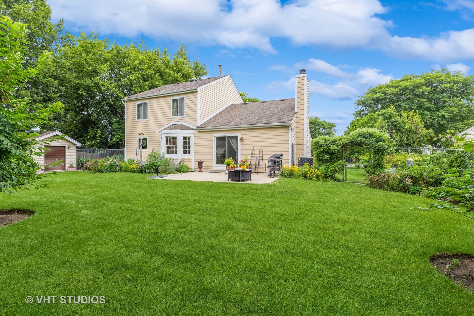 5633 Barnwood Drive, Gurnee, IL 60031