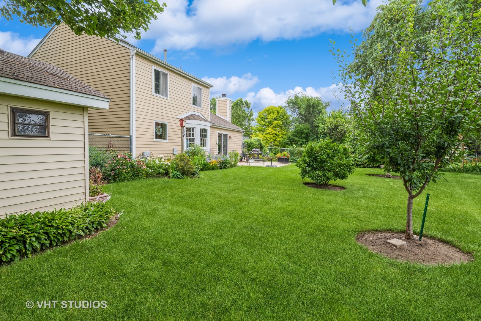5633 Barnwood Drive, Gurnee, IL 60031