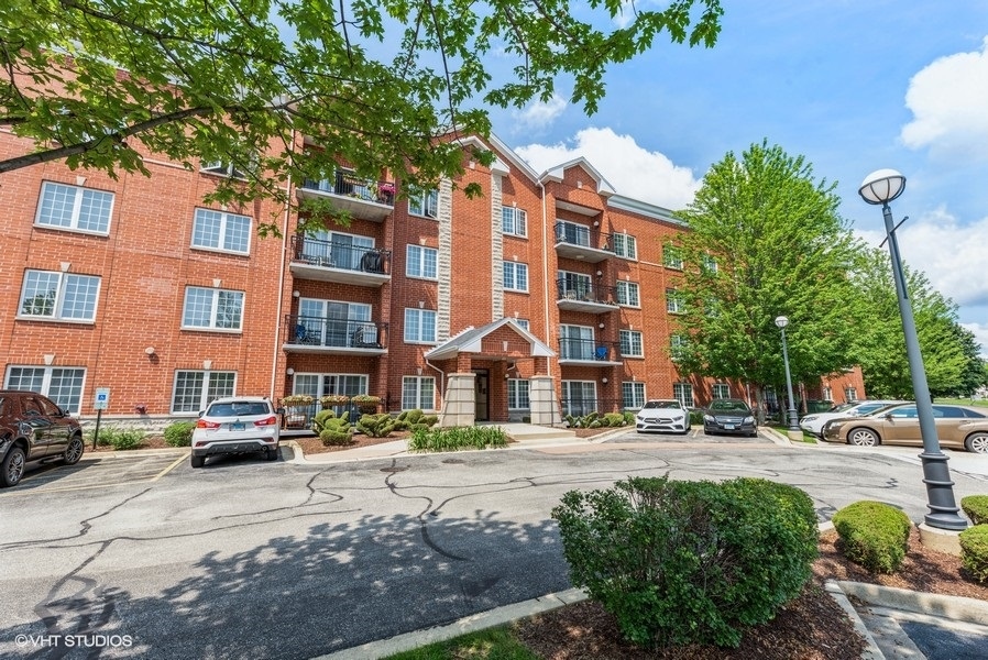 3501 WELLINGTON Court #105, Rolling Meadows, IL 60008