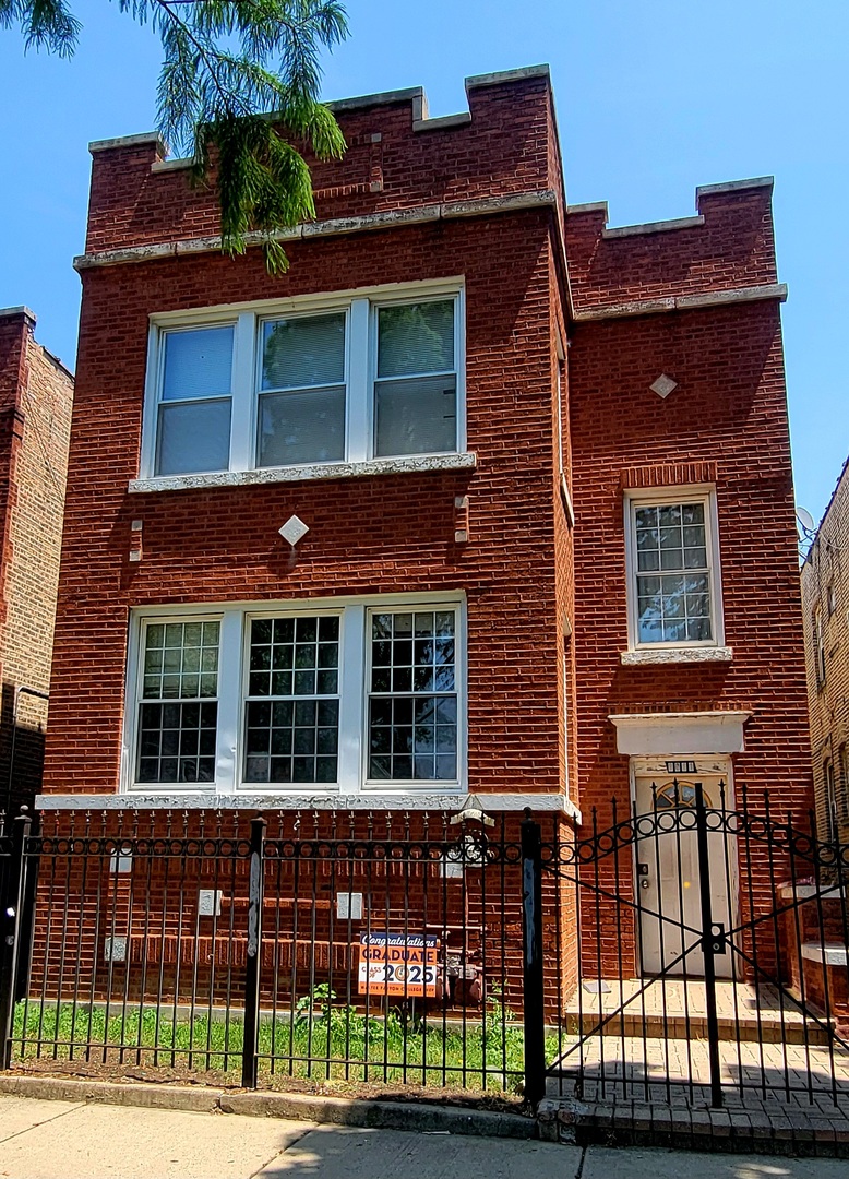 6011 S Troy Street, Chicago, IL 60629