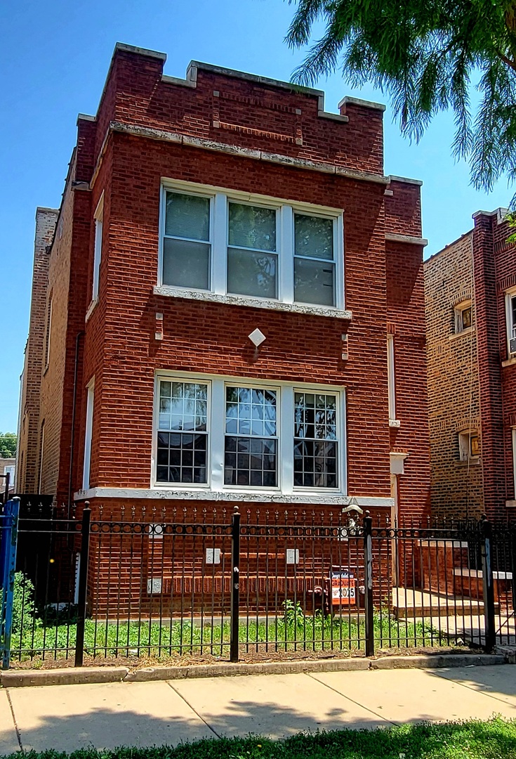 6011 S Troy Street, Chicago, IL 60629