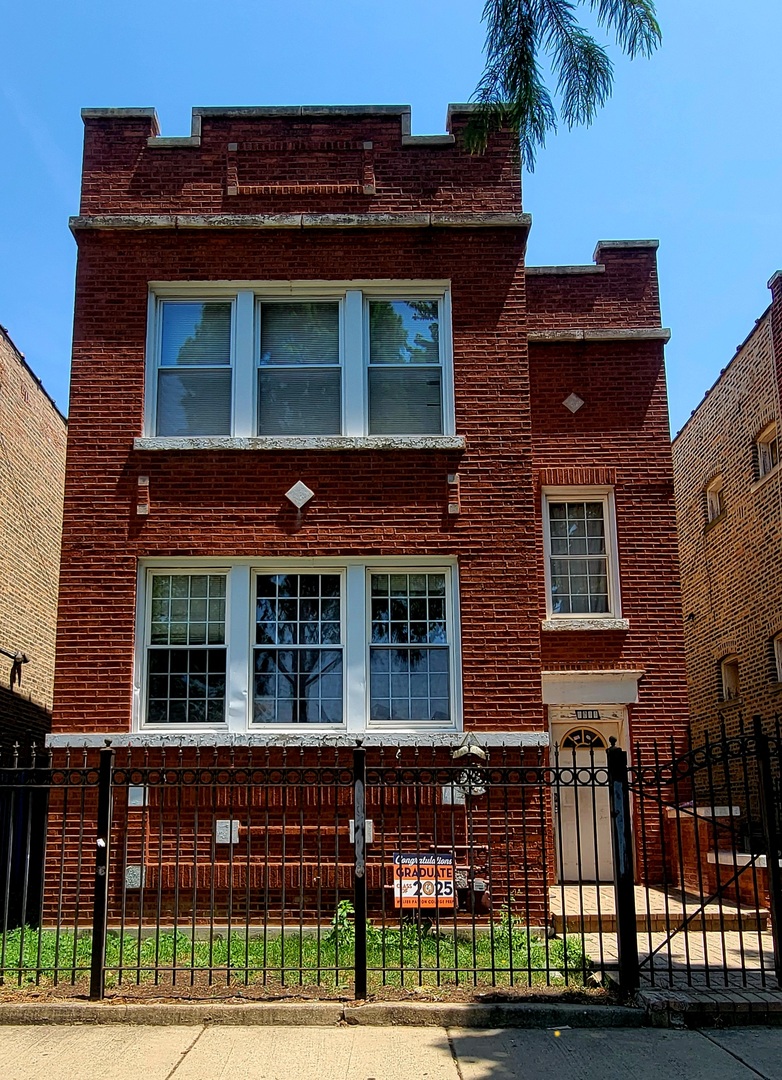 6011 S Troy Street, Chicago, IL 60629