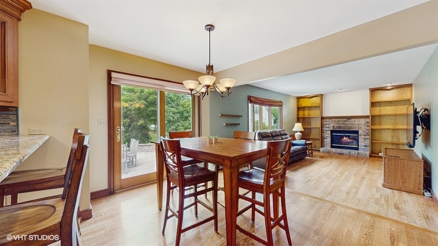 2564 Brockton Circle, Naperville, IL 60565