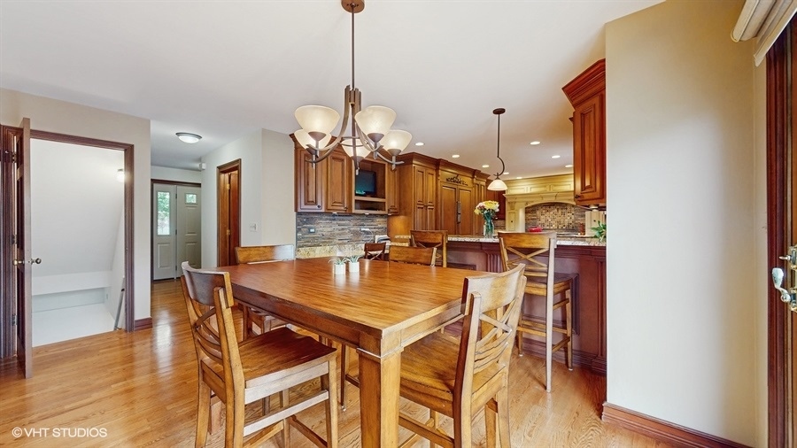 2564 Brockton Circle, Naperville, IL 60565
