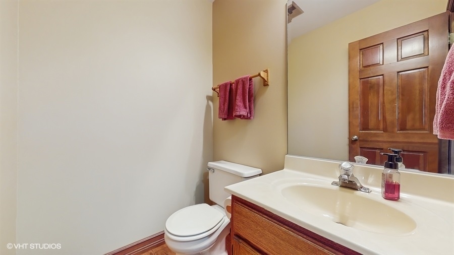2564 Brockton Circle, Naperville, IL 60565