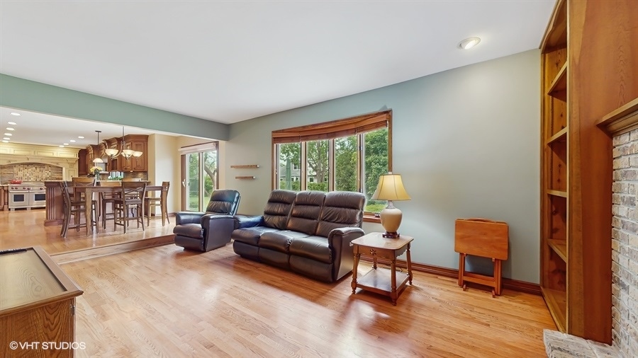 2564 Brockton Circle, Naperville, IL 60565