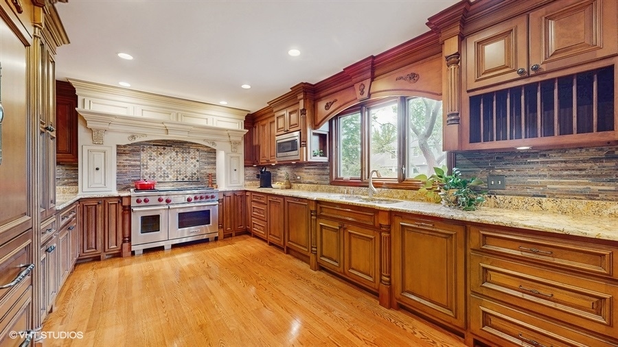 2564 Brockton Circle, Naperville, IL 60565