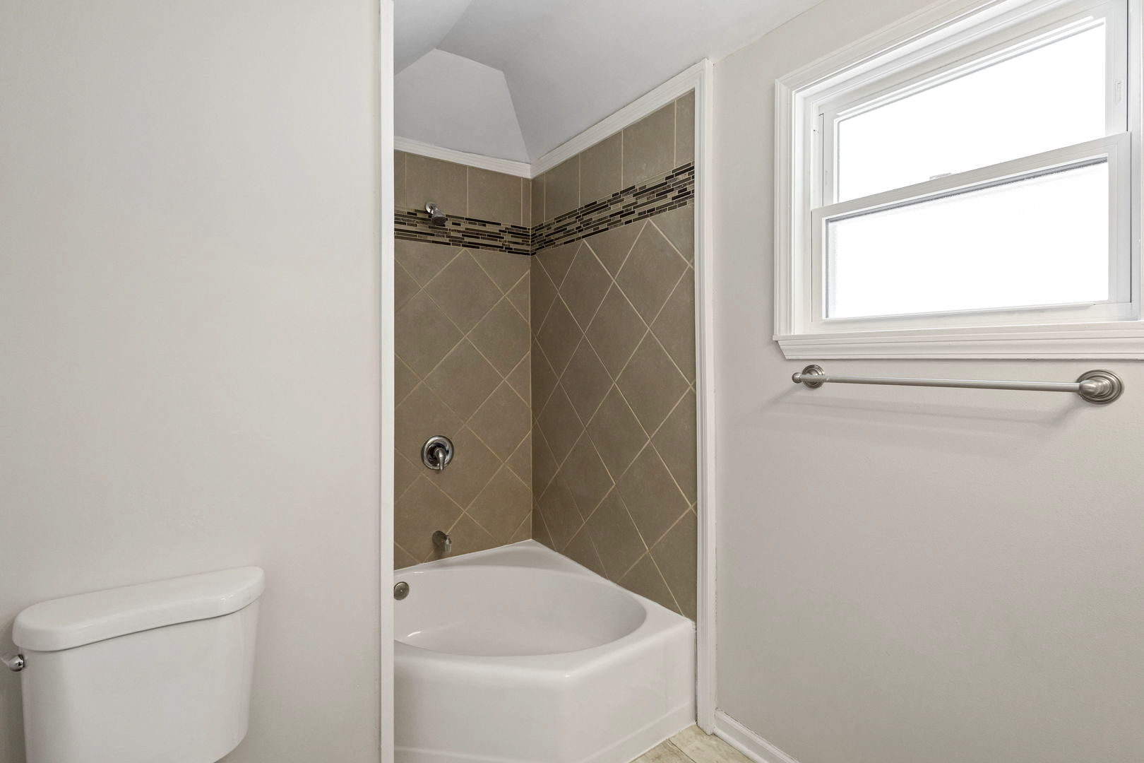 104 Seeser Street, Joliet, IL 60436