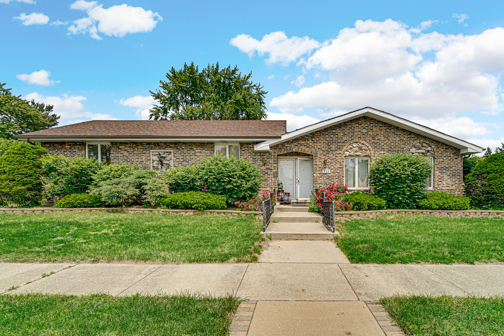 324 E 173rd Place, South Holland, IL 60473