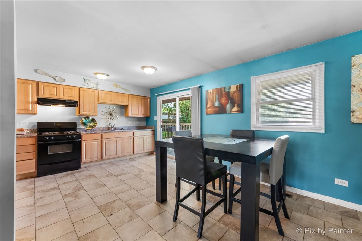 18900 Oakwood Court, Country Club Hills, IL 60478