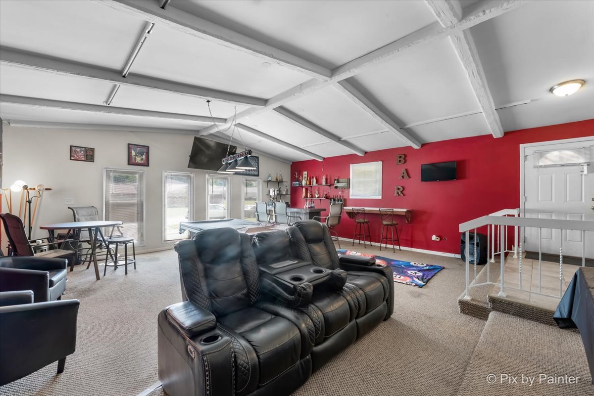 18900 Oakwood Court, Country Club Hills, IL 60478