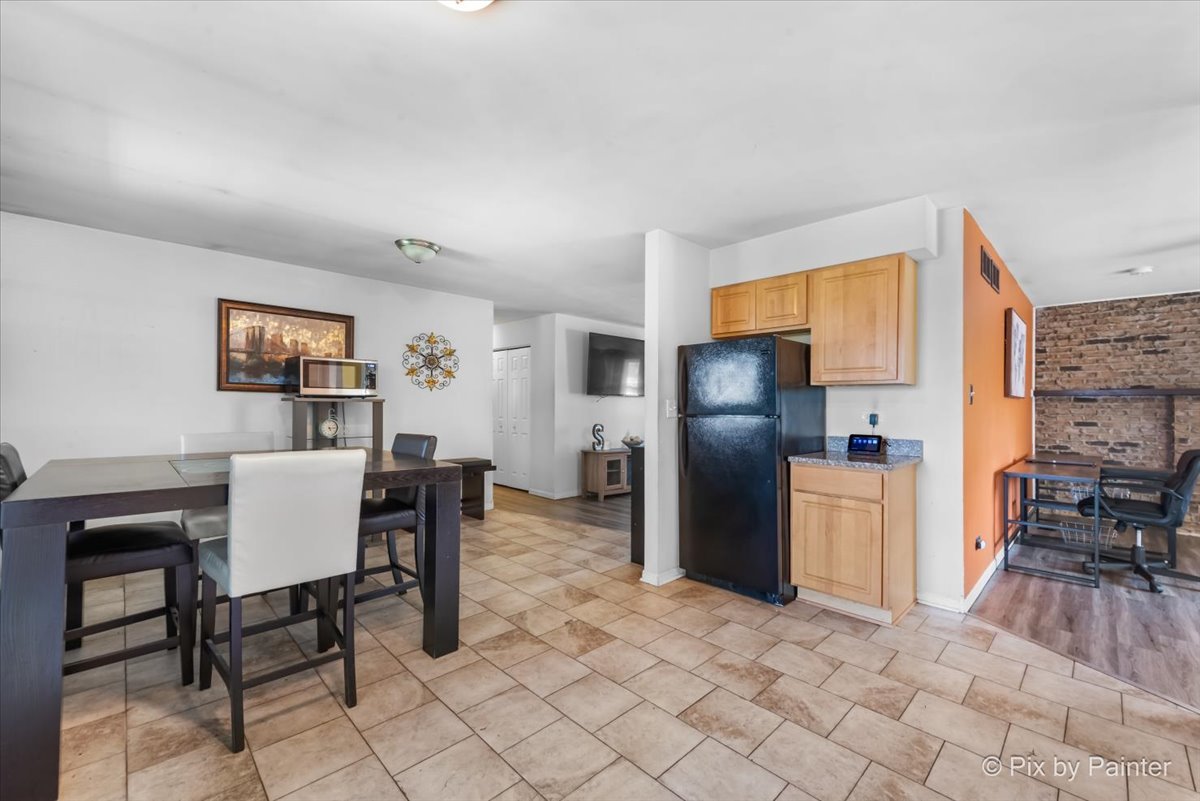 18900 Oakwood Court, Country Club Hills, IL 60478
