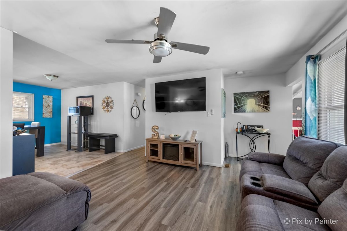 18900 Oakwood Court, Country Club Hills, IL 60478