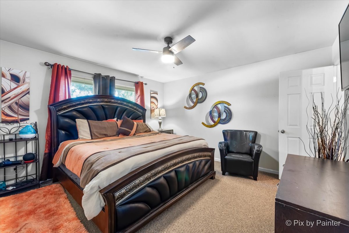 18900 Oakwood Court, Country Club Hills, IL 60478
