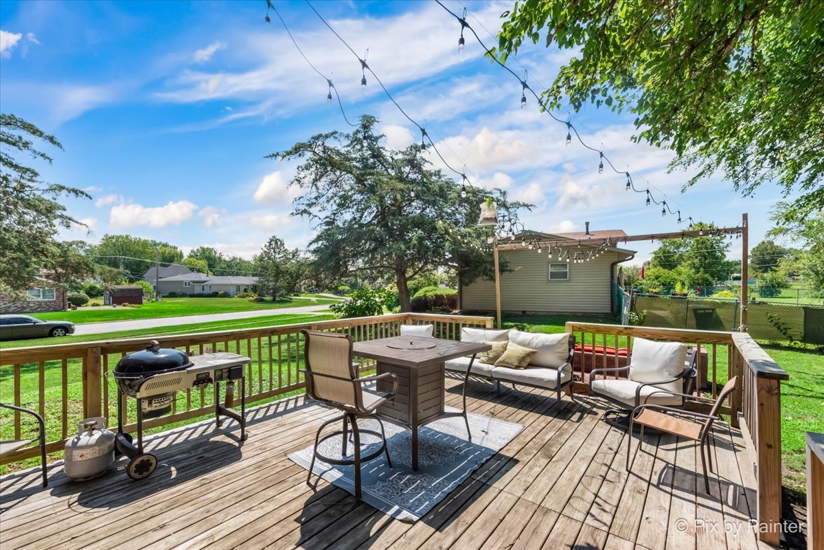 18900 Oakwood Court, Country Club Hills, IL 60478
