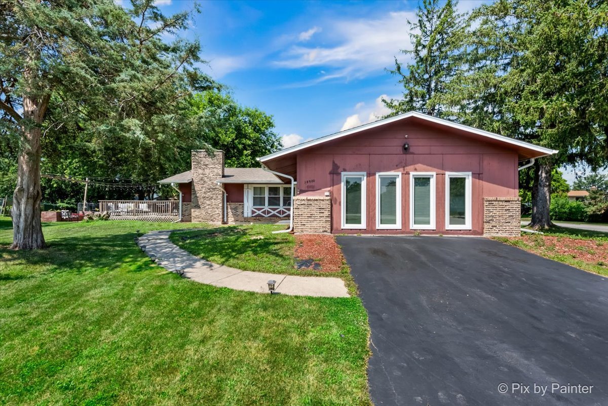 18900 Oakwood Court, Country Club Hills, IL 60478