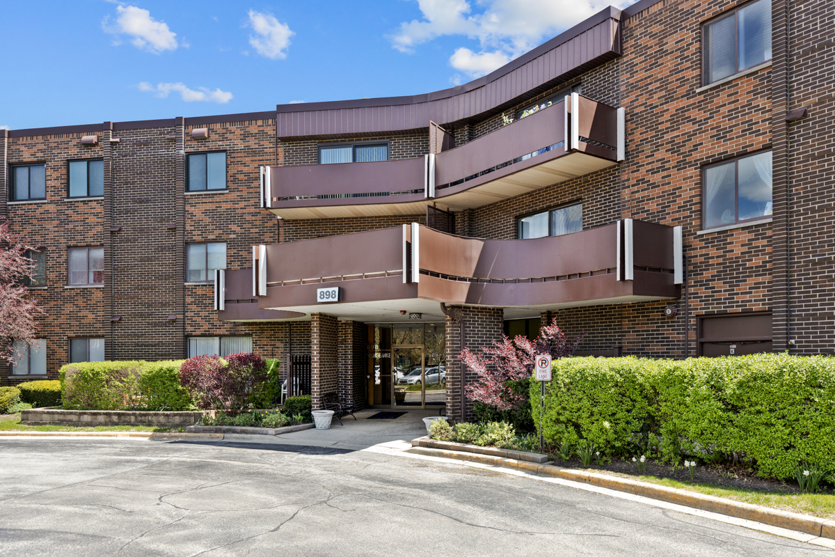 898 Wellington Avenue #218, Elk Grove Village, IL 60007